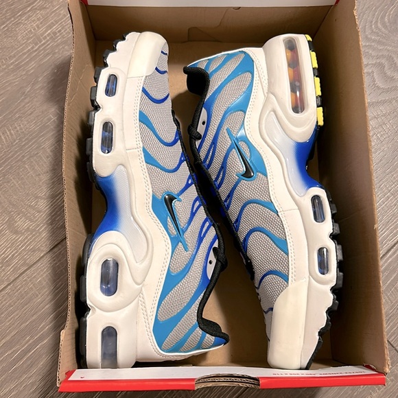 Nike air max plus youth shoes - Picture 7 of 7
